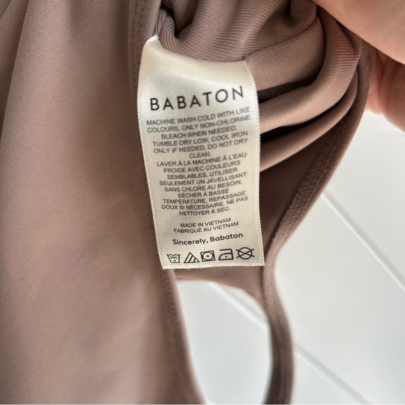 Women’s Aritzia Babaton deep v-neck body suit in taupe Size M - Picture 6 of 8